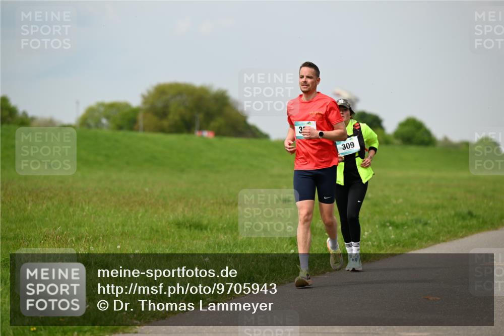 10.05.2026 - 8. Wedeler Halbmarathon Dr. Thomas Lammeyer http://msf.ph/oto/9705943 10.05.2026 11:56:33 Laufen 309 meine-sportfotos.de