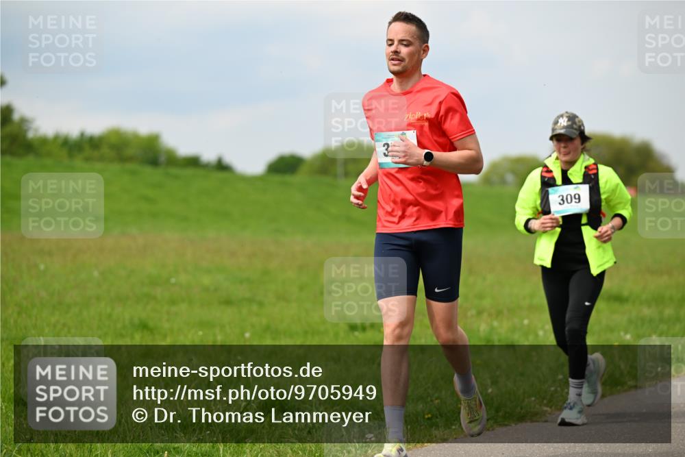 10.05.2026 - 8. Wedeler Halbmarathon Dr. Thomas Lammeyer http://msf.ph/oto/9705949 10.05.2026 11:56:36 Laufen 309 meine-sportfotos.de