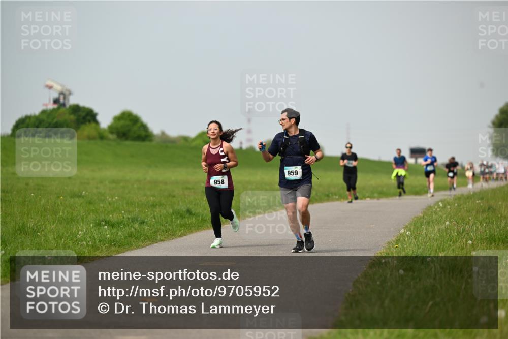 10.05.2026 - 8. Wedeler Halbmarathon Dr. Thomas Lammeyer http://msf.ph/oto/9705952 10.05.2026 11:56:37 Laufen 959 meine-sportfotos.de