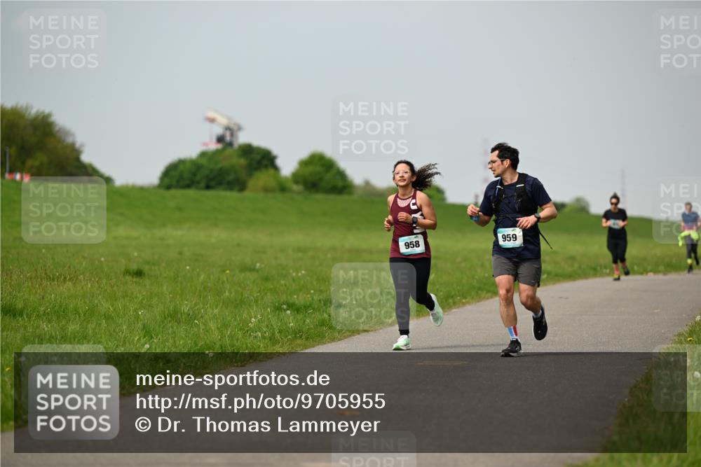 10.05.2026 - 8. Wedeler Halbmarathon Dr. Thomas Lammeyer http://msf.ph/oto/9705955 10.05.2026 11:56:38 Laufen 959 meine-sportfotos.de
