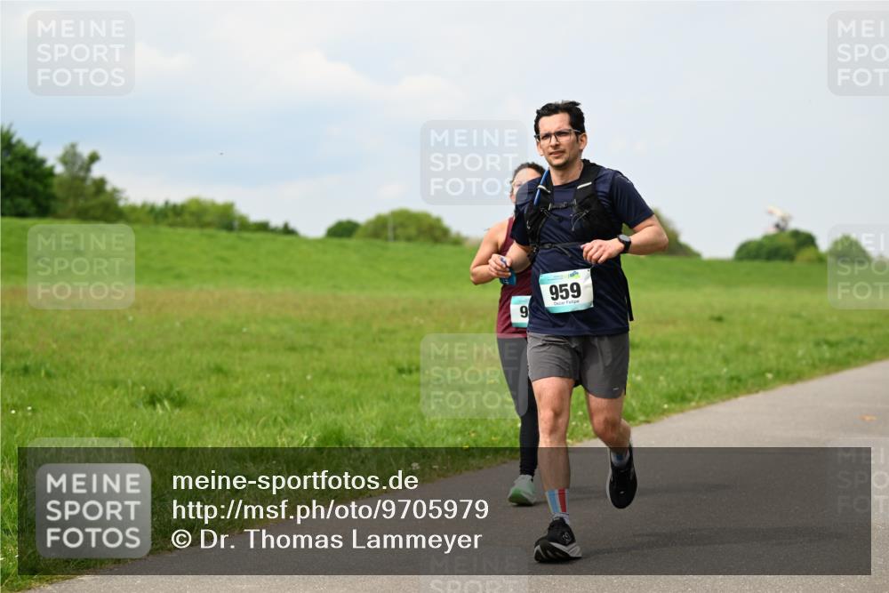 10.05.2026 - 8. Wedeler Halbmarathon Dr. Thomas Lammeyer http://msf.ph/oto/9705979 10.05.2026 11:56:44 Laufen 959 meine-sportfotos.de