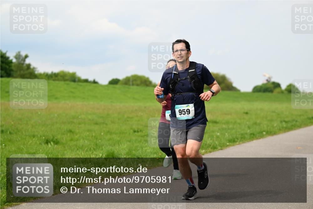 10.05.2026 - 8. Wedeler Halbmarathon Dr. Thomas Lammeyer http://msf.ph/oto/9705981 10.05.2026 11:56:44 Laufen 959 meine-sportfotos.de