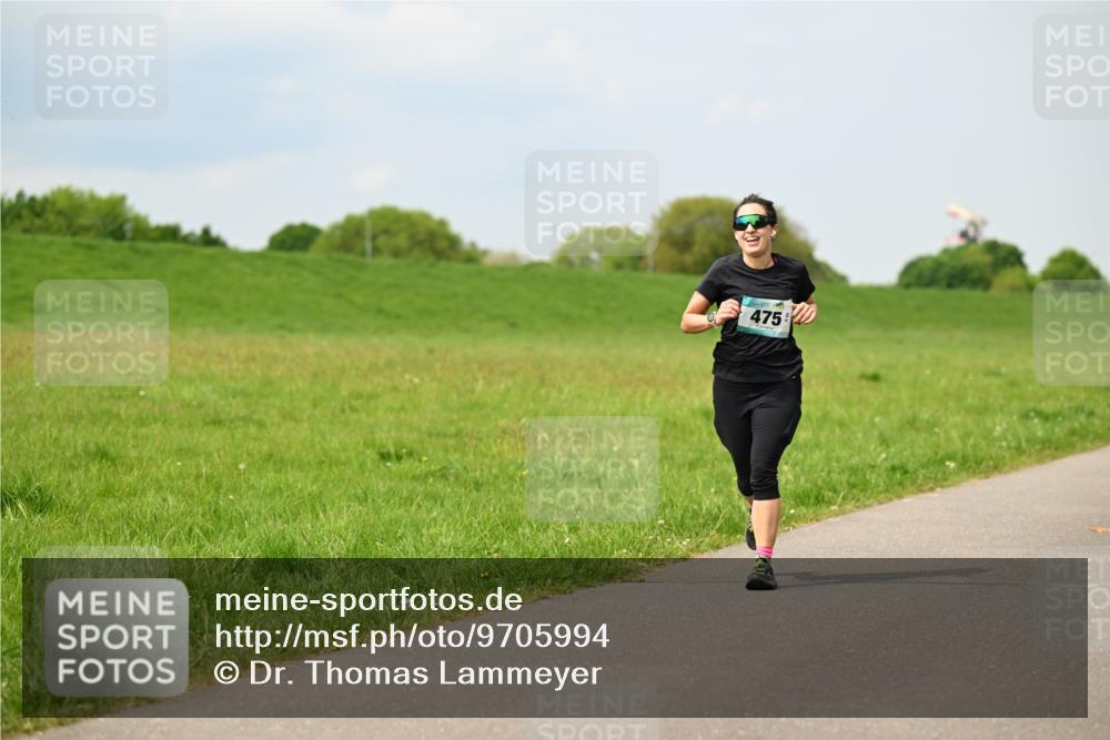10.05.2026 - 8. Wedeler Halbmarathon Dr. Thomas Lammeyer http://msf.ph/oto/9705994 10.05.2026 11:56:53 Laufen 475 meine-sportfotos.de