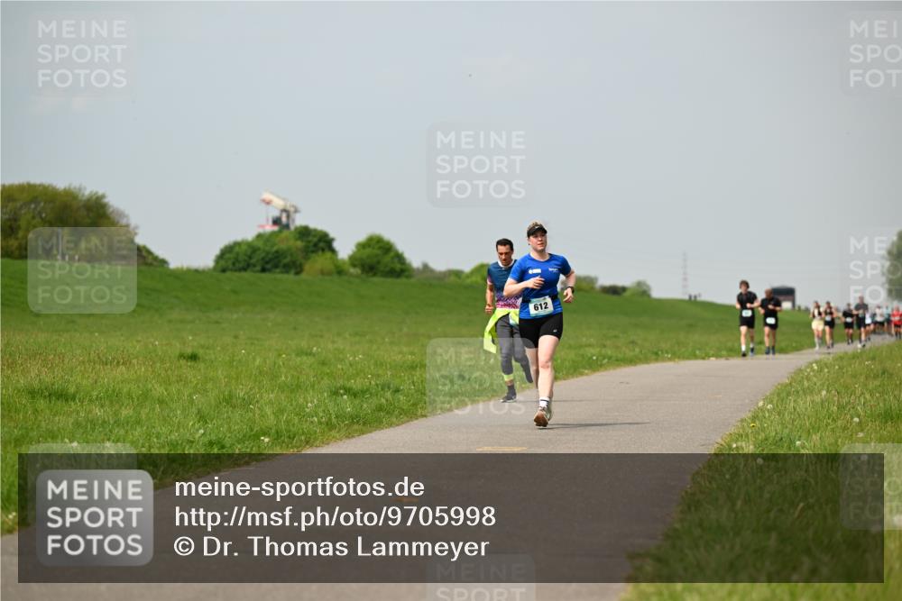 10.05.2026 - 8. Wedeler Halbmarathon Dr. Thomas Lammeyer http://msf.ph/oto/9705998 10.05.2026 11:56:55 Laufen 612 meine-sportfotos.de