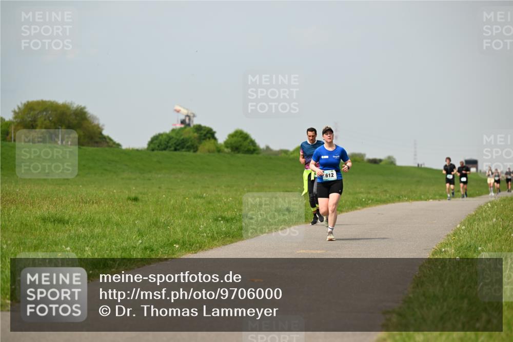 10.05.2026 - 8. Wedeler Halbmarathon Dr. Thomas Lammeyer http://msf.ph/oto/9706000 10.05.2026 11:56:55 Laufen 612 meine-sportfotos.de