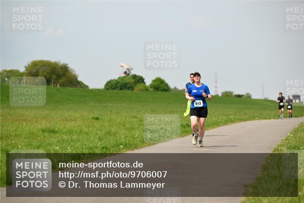 10.05.2026 - 8. Wedeler Halbmarathon Dr. Thomas Lammeyer http://msf.ph/oto/9706007 10.05.2026 11:56:56 Laufen 612 meine-sportfotos.de