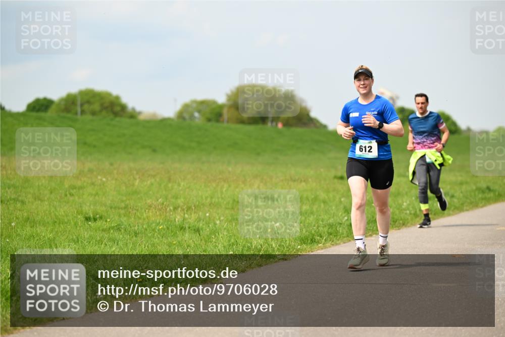 10.05.2026 - 8. Wedeler Halbmarathon Dr. Thomas Lammeyer http://msf.ph/oto/9706028 10.05.2026 11:56:59 Laufen 612 meine-sportfotos.de