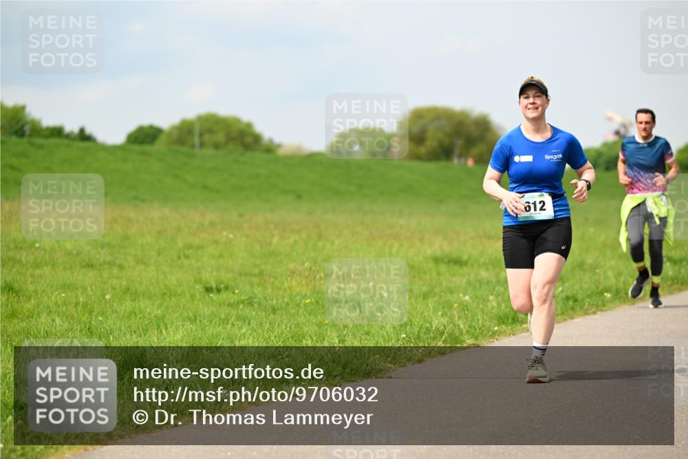10.05.2026 - 8. Wedeler Halbmarathon Dr. Thomas Lammeyer http://msf.ph/oto/9706032 10.05.2026 11:57:00 Laufen 612 meine-sportfotos.de