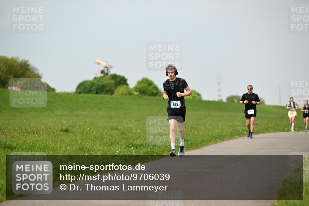 10.05.2026 - 8. Wedeler Halbmarathon Dr. Thomas Lammeyer http://msf.ph/oto/9706039 10.05.2026 11:57:13 Laufen 662 meine-sportfotos.de
