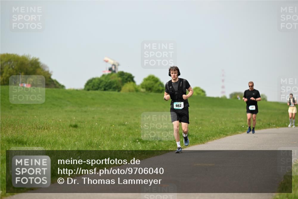 10.05.2026 - 8. Wedeler Halbmarathon Dr. Thomas Lammeyer http://msf.ph/oto/9706040 10.05.2026 11:57:13 Laufen 662 meine-sportfotos.de