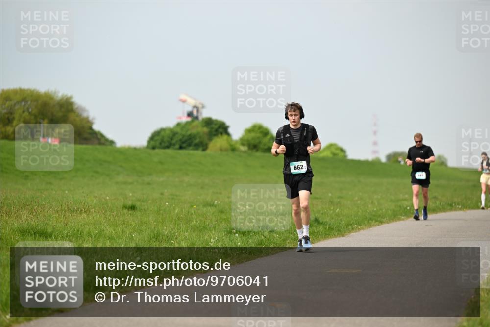 10.05.2026 - 8. Wedeler Halbmarathon Dr. Thomas Lammeyer http://msf.ph/oto/9706041 10.05.2026 11:57:13 Laufen 662 meine-sportfotos.de