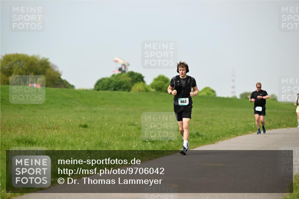 10.05.2026 - 8. Wedeler Halbmarathon Dr. Thomas Lammeyer http://msf.ph/oto/9706042 10.05.2026 11:57:13 Laufen 662 meine-sportfotos.de