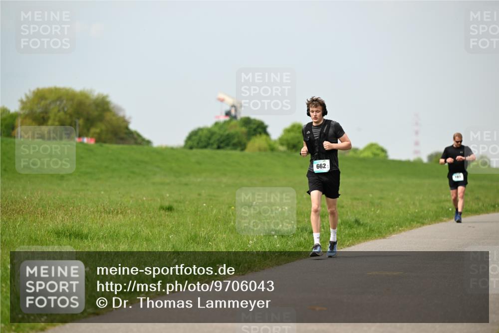 10.05.2026 - 8. Wedeler Halbmarathon Dr. Thomas Lammeyer http://msf.ph/oto/9706043 10.05.2026 11:57:14 Laufen 662, 103 meine-sportfotos.de