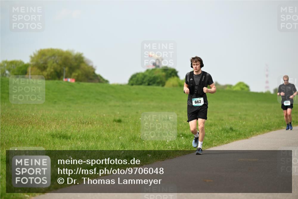 10.05.2026 - 8. Wedeler Halbmarathon Dr. Thomas Lammeyer http://msf.ph/oto/9706048 10.05.2026 11:57:14 Laufen 662, 101 meine-sportfotos.de