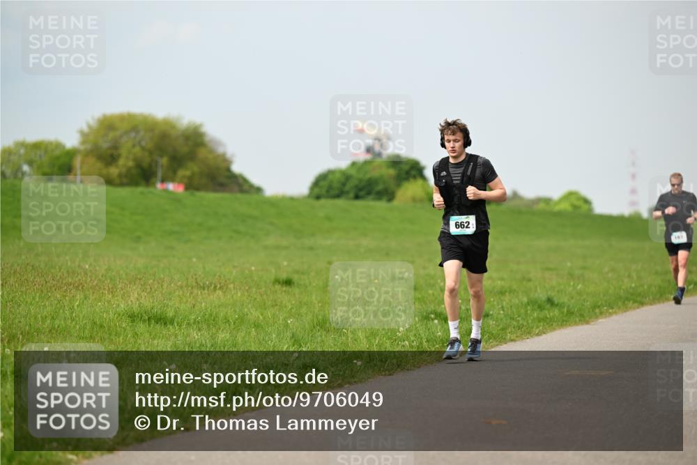 10.05.2026 - 8. Wedeler Halbmarathon Dr. Thomas Lammeyer http://msf.ph/oto/9706049 10.05.2026 11:57:14 Laufen 662 meine-sportfotos.de