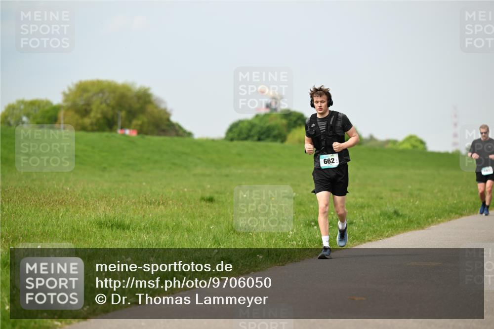 10.05.2026 - 8. Wedeler Halbmarathon Dr. Thomas Lammeyer http://msf.ph/oto/9706050 10.05.2026 11:57:14 Laufen 662 meine-sportfotos.de