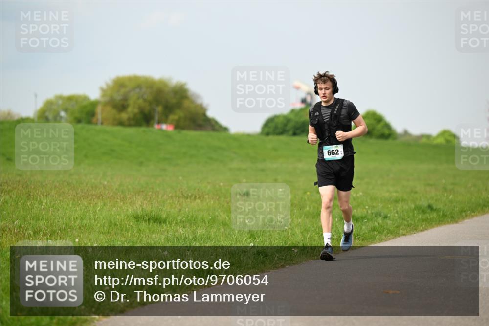 10.05.2026 - 8. Wedeler Halbmarathon Dr. Thomas Lammeyer http://msf.ph/oto/9706054 10.05.2026 11:57:15 Laufen 662 meine-sportfotos.de