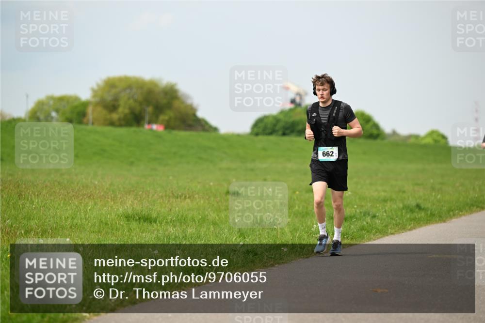 10.05.2026 - 8. Wedeler Halbmarathon Dr. Thomas Lammeyer http://msf.ph/oto/9706055 10.05.2026 11:57:15 Laufen 662 meine-sportfotos.de