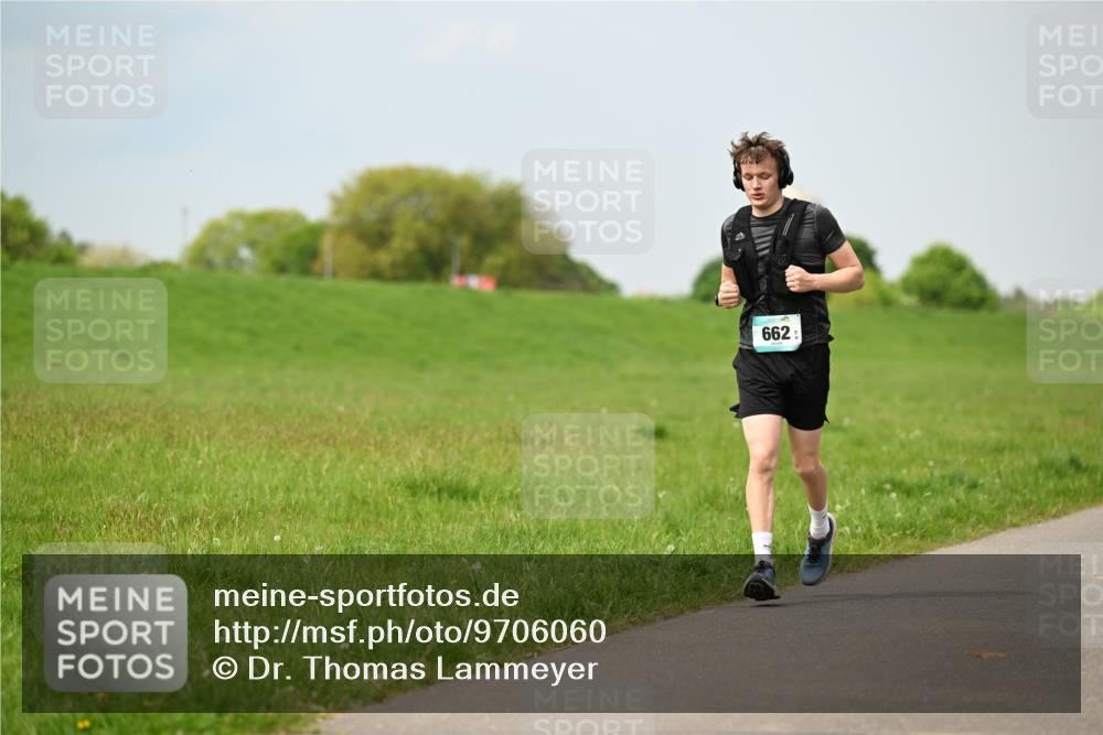 10.05.2026 - 8. Wedeler Halbmarathon Dr. Thomas Lammeyer http://msf.ph/oto/9706060 10.05.2026 11:57:16 Laufen 662 meine-sportfotos.de