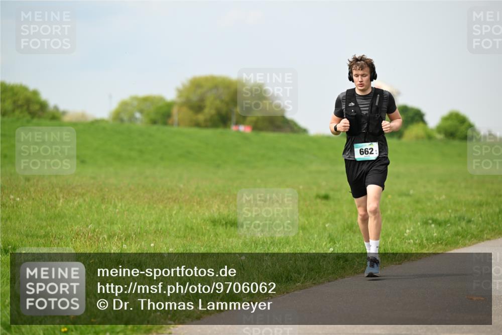 10.05.2026 - 8. Wedeler Halbmarathon Dr. Thomas Lammeyer http://msf.ph/oto/9706062 10.05.2026 11:57:16 Laufen 662 meine-sportfotos.de