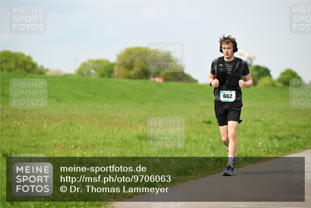 10.05.2026 - 8. Wedeler Halbmarathon Dr. Thomas Lammeyer http://msf.ph/oto/9706063 10.05.2026 11:57:16 Laufen 662 meine-sportfotos.de
