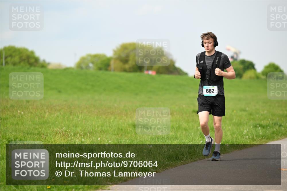 10.05.2026 - 8. Wedeler Halbmarathon Dr. Thomas Lammeyer http://msf.ph/oto/9706064 10.05.2026 11:57:16 Laufen 662 meine-sportfotos.de