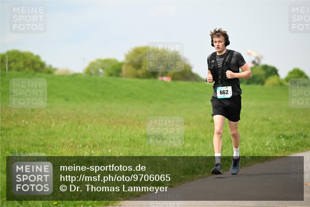 10.05.2026 - 8. Wedeler Halbmarathon Dr. Thomas Lammeyer http://msf.ph/oto/9706065 10.05.2026 11:57:16 Laufen 662 meine-sportfotos.de