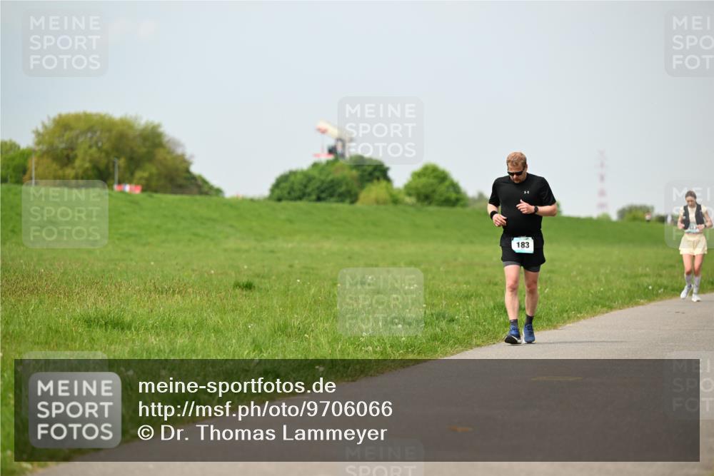 10.05.2026 - 8. Wedeler Halbmarathon Dr. Thomas Lammeyer http://msf.ph/oto/9706066 10.05.2026 11:57:20 Laufen 183 meine-sportfotos.de