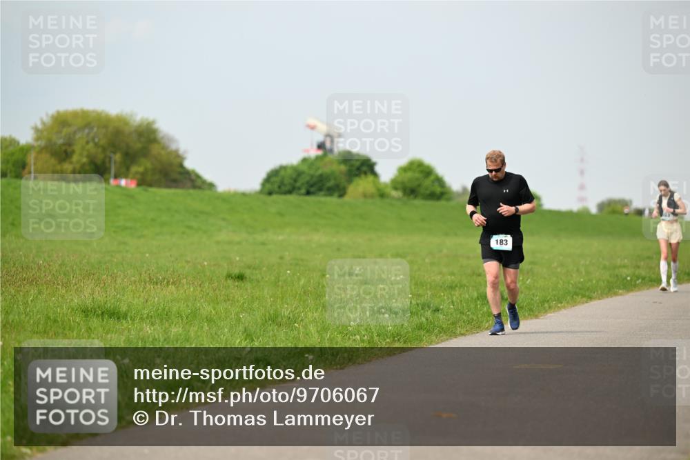 10.05.2026 - 8. Wedeler Halbmarathon Dr. Thomas Lammeyer http://msf.ph/oto/9706067 10.05.2026 11:57:20 Laufen 183 meine-sportfotos.de