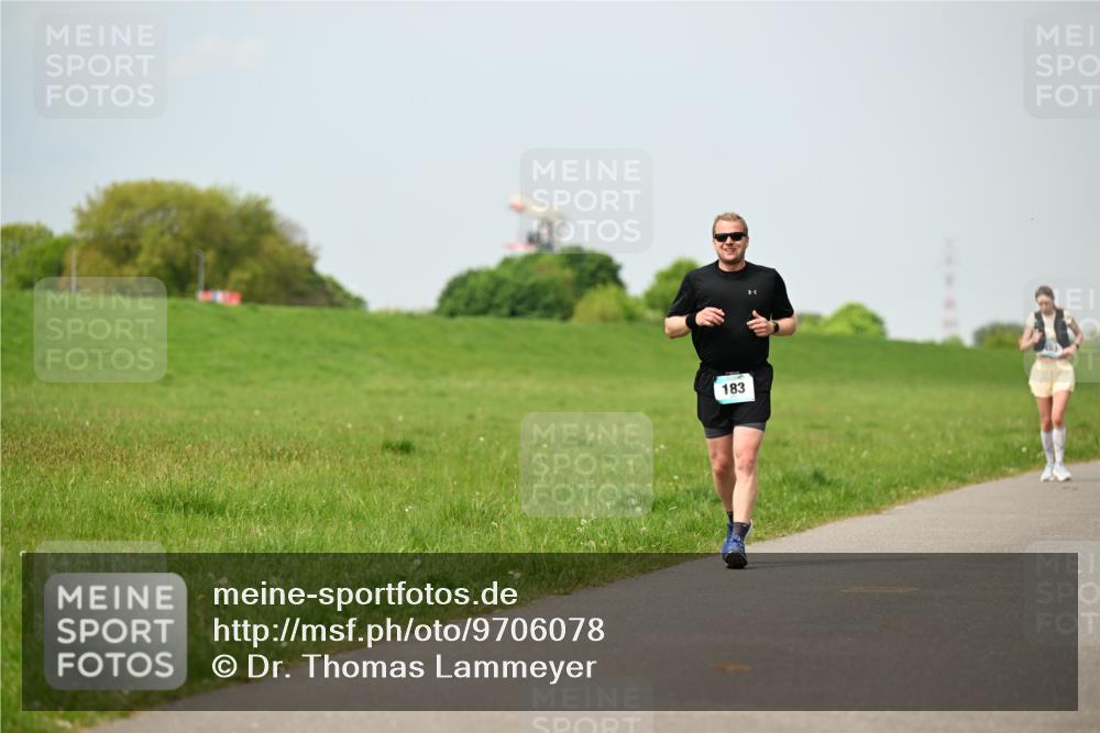 10.05.2026 - 8. Wedeler Halbmarathon Dr. Thomas Lammeyer http://msf.ph/oto/9706078 10.05.2026 11:57:22 Laufen 183 meine-sportfotos.de