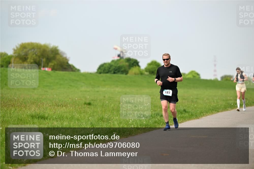 10.05.2026 - 8. Wedeler Halbmarathon Dr. Thomas Lammeyer http://msf.ph/oto/9706080 10.05.2026 11:57:22 Laufen 183 meine-sportfotos.de