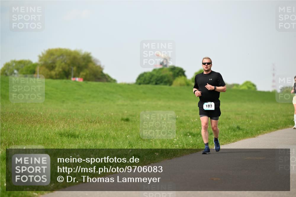 10.05.2026 - 8. Wedeler Halbmarathon Dr. Thomas Lammeyer http://msf.ph/oto/9706083 10.05.2026 11:57:23 Laufen 183 meine-sportfotos.de