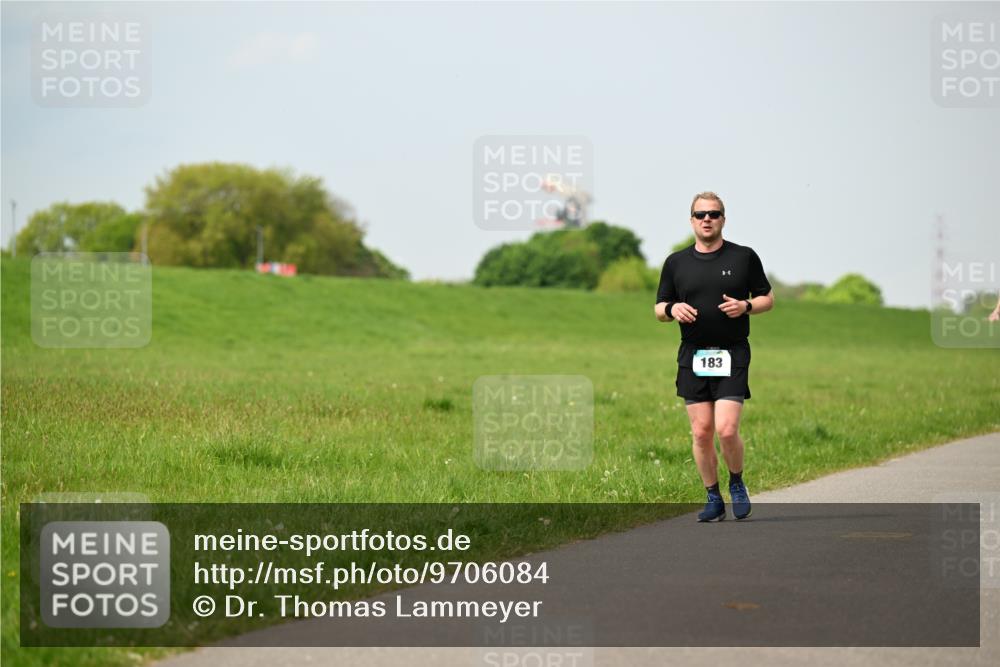 10.05.2026 - 8. Wedeler Halbmarathon Dr. Thomas Lammeyer http://msf.ph/oto/9706084 10.05.2026 11:57:23 Laufen 183 meine-sportfotos.de