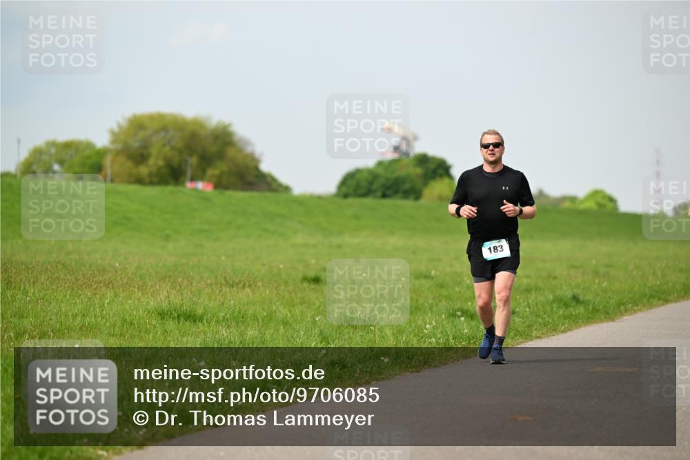 10.05.2026 - 8. Wedeler Halbmarathon Dr. Thomas Lammeyer http://msf.ph/oto/9706085 10.05.2026 11:57:23 Laufen 183 meine-sportfotos.de