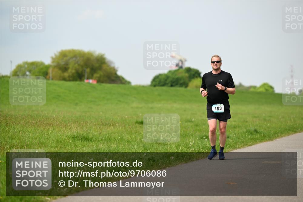 10.05.2026 - 8. Wedeler Halbmarathon Dr. Thomas Lammeyer http://msf.ph/oto/9706086 10.05.2026 11:57:23 Laufen 183 meine-sportfotos.de