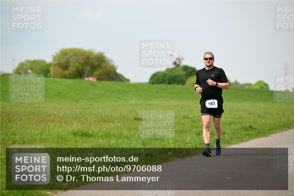 10.05.2026 - 8. Wedeler Halbmarathon Dr. Thomas Lammeyer http://msf.ph/oto/9706088 10.05.2026 11:57:23 Laufen 183 meine-sportfotos.de