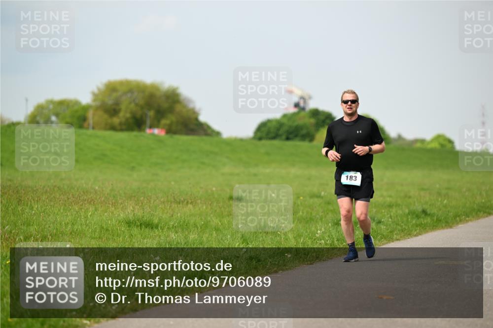 10.05.2026 - 8. Wedeler Halbmarathon Dr. Thomas Lammeyer http://msf.ph/oto/9706089 10.05.2026 11:57:23 Laufen 183 meine-sportfotos.de