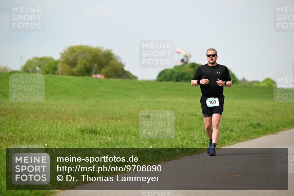 10.05.2026 - 8. Wedeler Halbmarathon Dr. Thomas Lammeyer http://msf.ph/oto/9706090 10.05.2026 11:57:24 Laufen 183 meine-sportfotos.de
