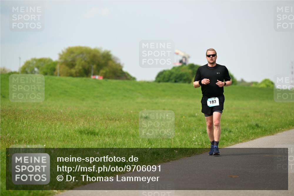 10.05.2026 - 8. Wedeler Halbmarathon Dr. Thomas Lammeyer http://msf.ph/oto/9706091 10.05.2026 11:57:24 Laufen 183 meine-sportfotos.de