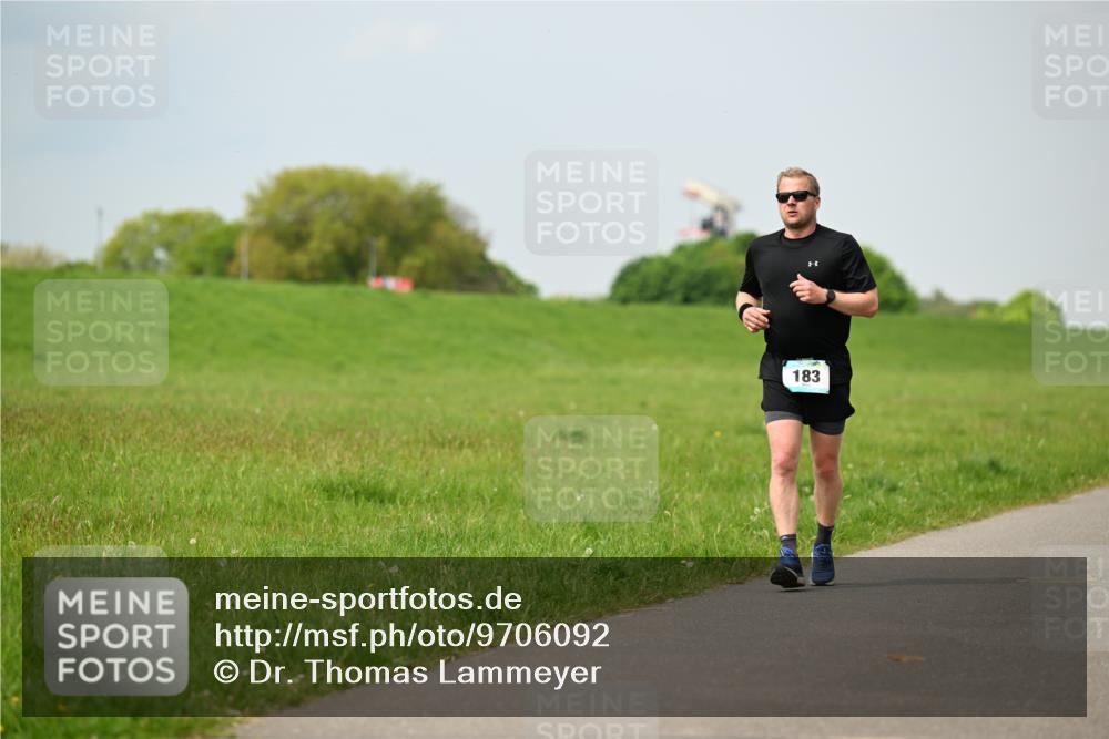 10.05.2026 - 8. Wedeler Halbmarathon Dr. Thomas Lammeyer http://msf.ph/oto/9706092 10.05.2026 11:57:24 Laufen 183 meine-sportfotos.de
