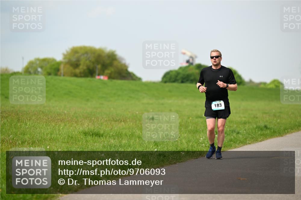 10.05.2026 - 8. Wedeler Halbmarathon Dr. Thomas Lammeyer http://msf.ph/oto/9706093 10.05.2026 11:57:24 Laufen 183 meine-sportfotos.de