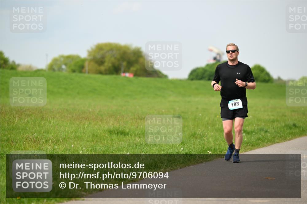 10.05.2026 - 8. Wedeler Halbmarathon Dr. Thomas Lammeyer http://msf.ph/oto/9706094 10.05.2026 11:57:24 Laufen 183 meine-sportfotos.de