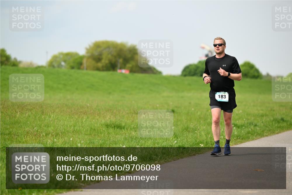 10.05.2026 - 8. Wedeler Halbmarathon Dr. Thomas Lammeyer http://msf.ph/oto/9706098 10.05.2026 11:57:25 Laufen 183 meine-sportfotos.de