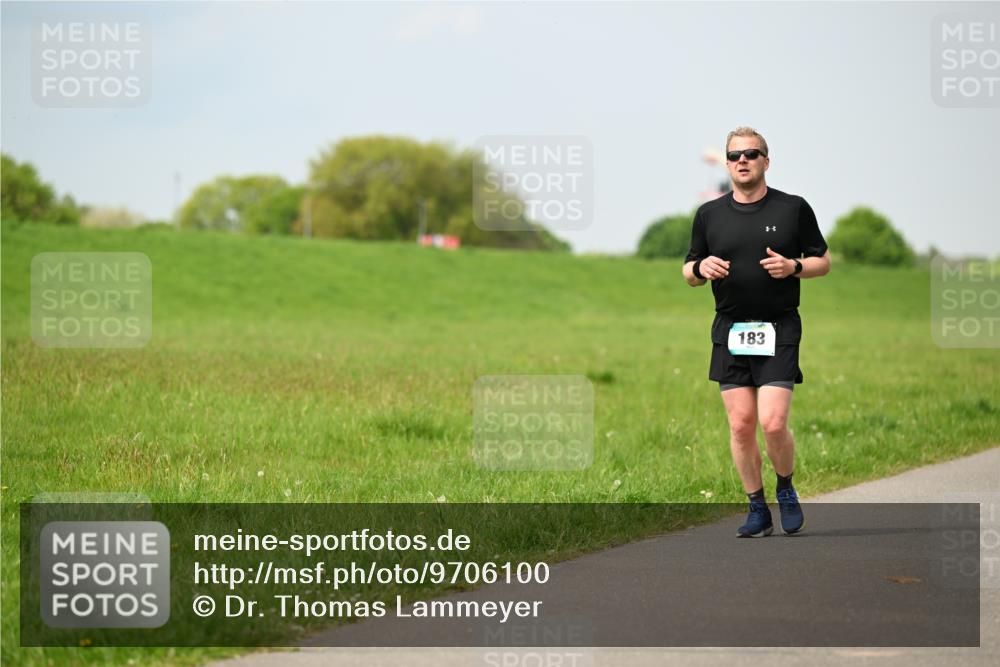 10.05.2026 - 8. Wedeler Halbmarathon Dr. Thomas Lammeyer http://msf.ph/oto/9706100 10.05.2026 11:57:25 Laufen 183 meine-sportfotos.de