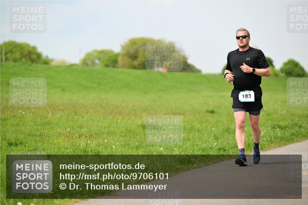 10.05.2026 - 8. Wedeler Halbmarathon Dr. Thomas Lammeyer http://msf.ph/oto/9706101 10.05.2026 11:57:25 Laufen 183 meine-sportfotos.de