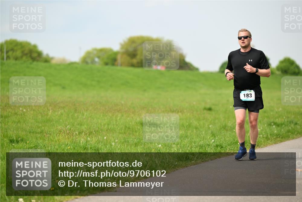 10.05.2026 - 8. Wedeler Halbmarathon Dr. Thomas Lammeyer http://msf.ph/oto/9706102 10.05.2026 11:57:25 Laufen 183 meine-sportfotos.de