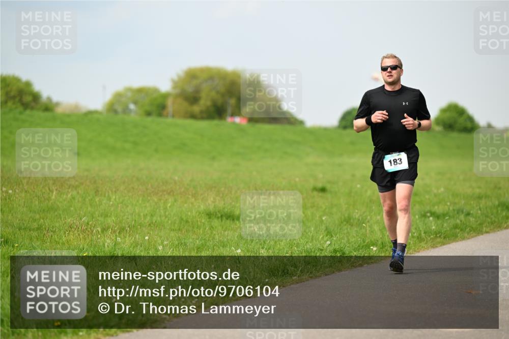 10.05.2026 - 8. Wedeler Halbmarathon Dr. Thomas Lammeyer http://msf.ph/oto/9706104 10.05.2026 11:57:25 Laufen 183 meine-sportfotos.de