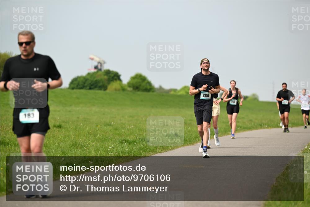 10.05.2026 - 8. Wedeler Halbmarathon Dr. Thomas Lammeyer http://msf.ph/oto/9706106 10.05.2026 11:57:27 Laufen 183, 288, 762 meine-sportfotos.de