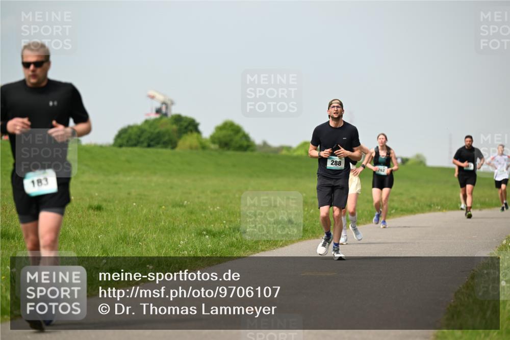 10.05.2026 - 8. Wedeler Halbmarathon Dr. Thomas Lammeyer http://msf.ph/oto/9706107 10.05.2026 11:57:27 Laufen 183, 288, 762 meine-sportfotos.de