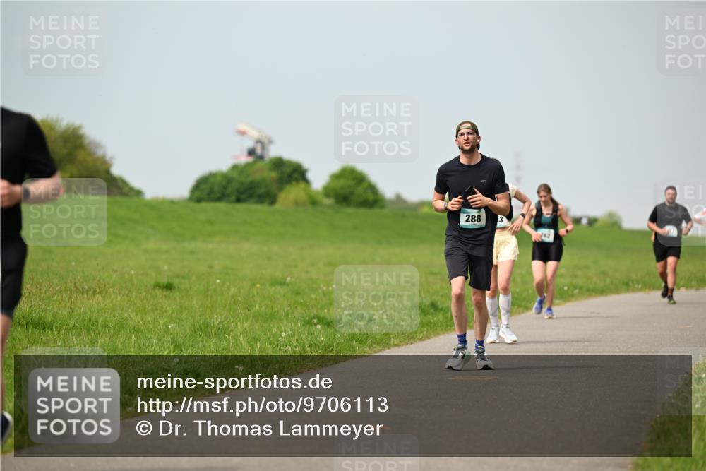 10.05.2026 - 8. Wedeler Halbmarathon Dr. Thomas Lammeyer http://msf.ph/oto/9706113 10.05.2026 11:57:28 Laufen 288 meine-sportfotos.de